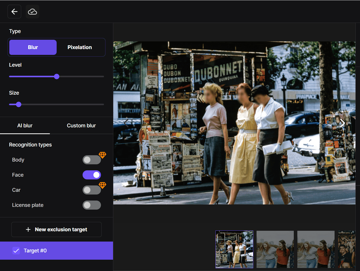 Interfaccia che mostra come scegliere tra sfocatura o pixelazione per censurare le immagini