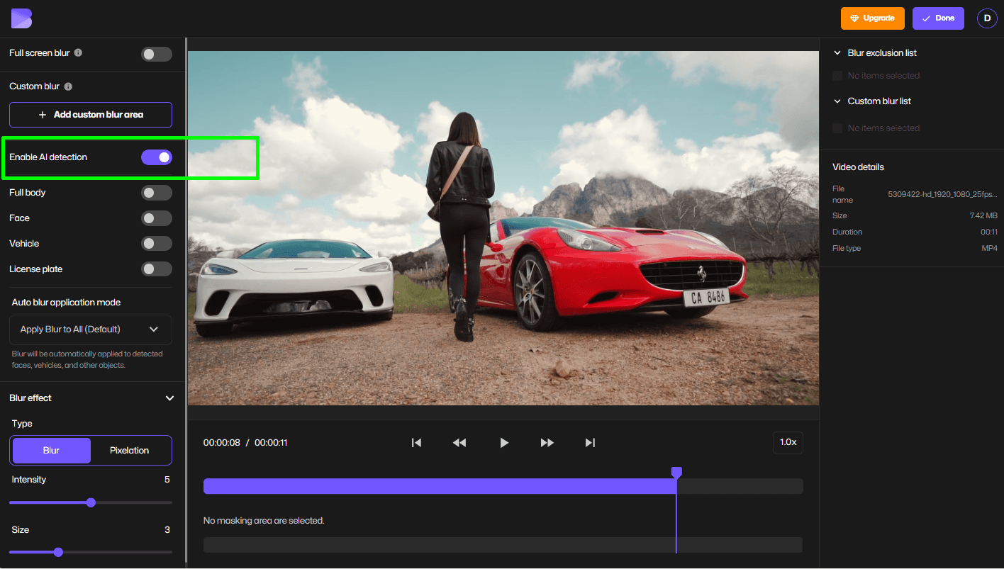 Rilevazione AI che trova automaticamente le targhe nei video.