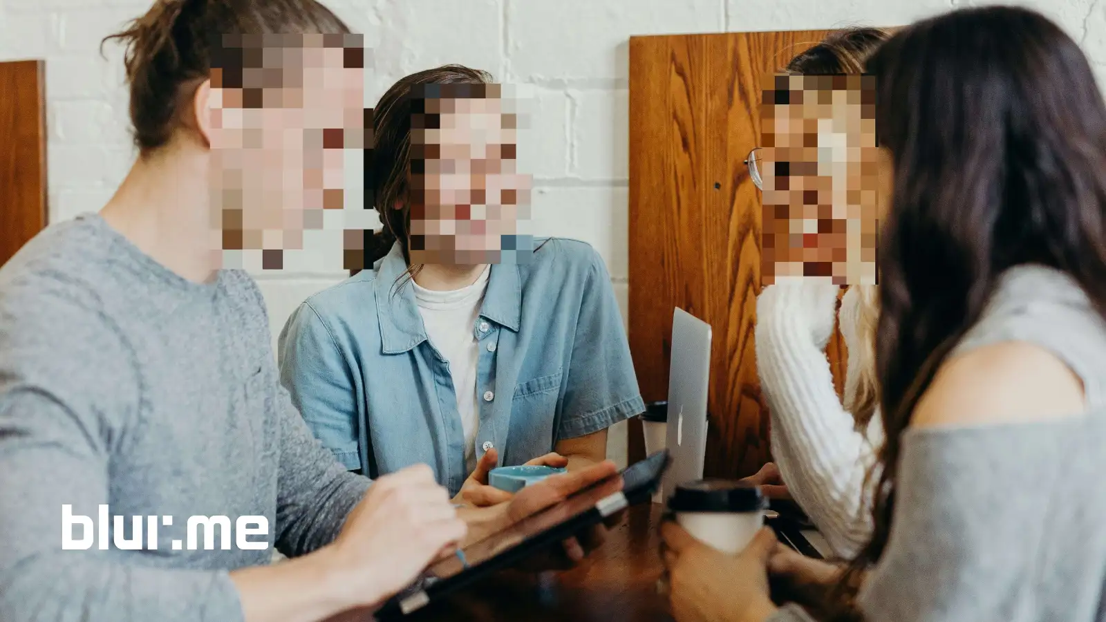 Wie man einen Mosaikunschärfe-Effekt online erstellt (kein App-Download)