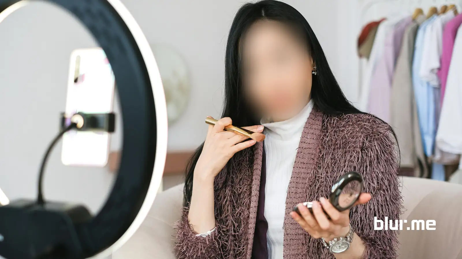 유튜브, 인스타그램 및 틱톡에서 얼굴 흐리게 하는 방법 (사진 및 동영상)